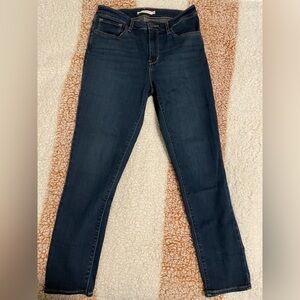 Women’s Levi’s dark wash denim size 29